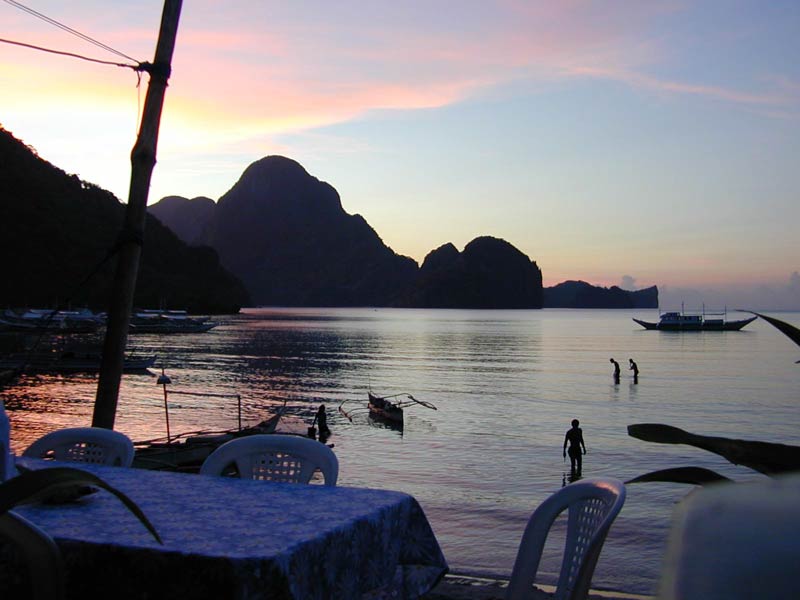 http://www.travel-philippines.com/locations/palawan/images/Sunset-from-El-Nido-Bistro.jpg