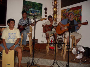 Live music at El Nido Boutique and Artcafé – proprietor Tani on guitar at the back 